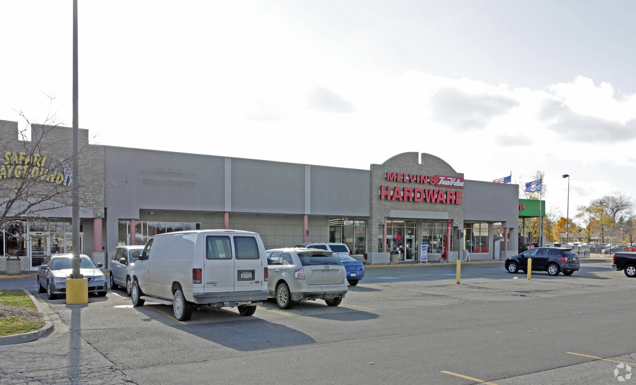 690-696 N Pontiac Trl, Walled Lake, MI for sale Primary Photo- Image 1 of 1