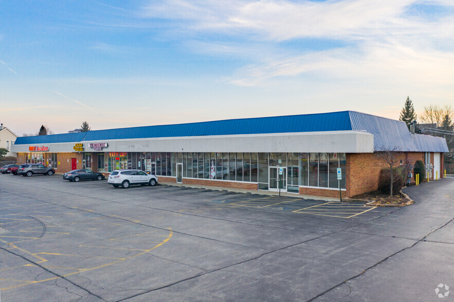 2211-2223 Algonquin Rd, Rolling Meadows, IL for lease - Building Photo - Image 2 of 6