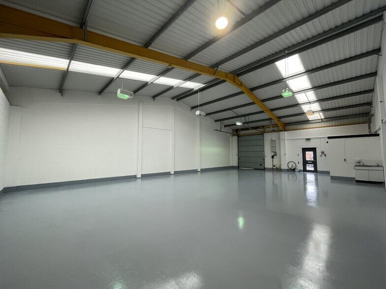 Little Row, Stoke On Trent for lease - Interior Photo - Image 2 of 14