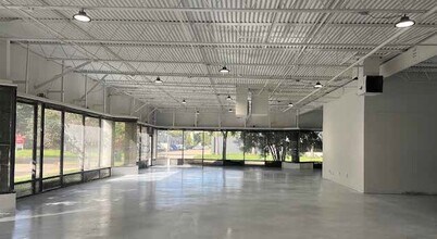 6950 Portwest Dr, Houston, TX for lease Interior Photo- Image 1 of 4