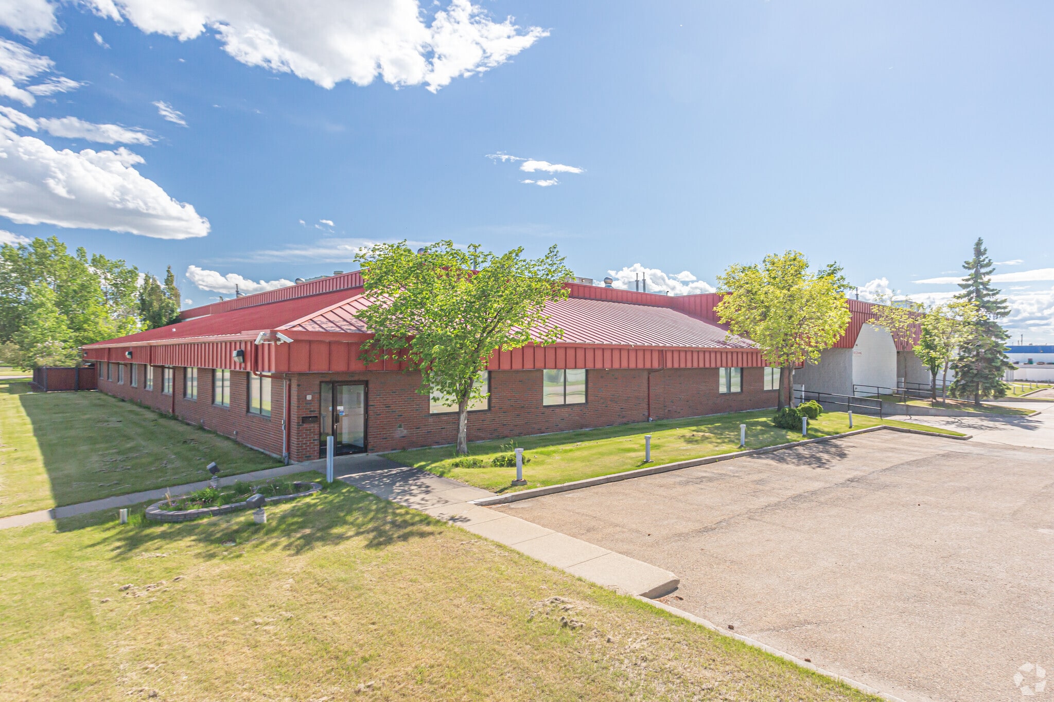 15251-15253 121A Av, Edmonton, AB for sale Building Photo- Image 1 of 1