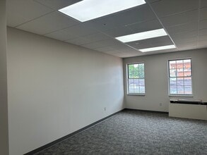 120-124 W Washington St, Medina, OH for lease Interior Photo- Image 2 of 5