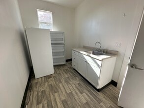 1285 Skillman Ln, Petaluma, CA for lease Interior Photo- Image 2 of 9