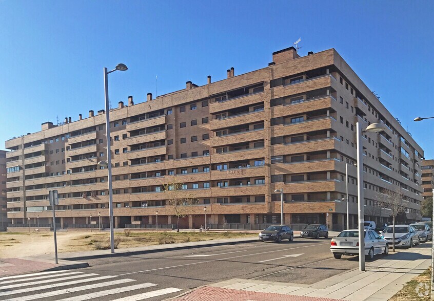 Retail in Seseña, Toledo for lease - Building Photo - Image 2 of 2