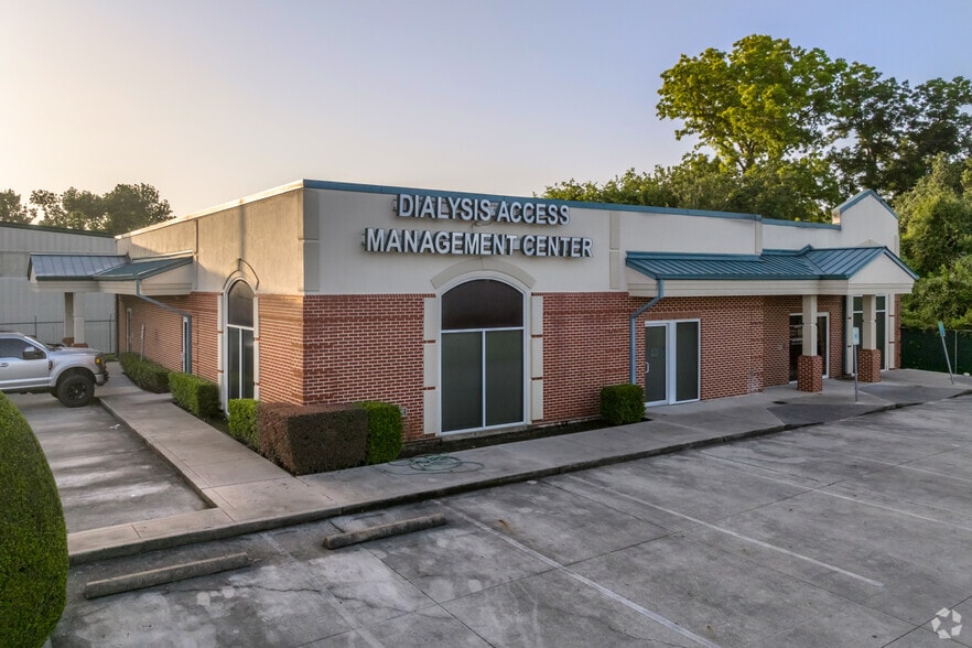 7272 N Shepherd Dr, Houston, TX for lease - Building Photo - Image 1 of 22