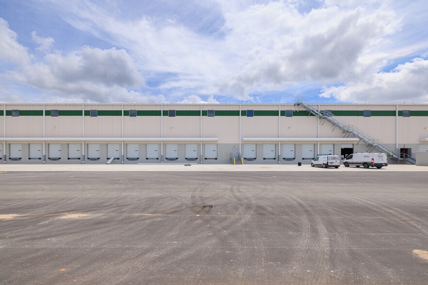 2550 American Way, Groveland, FL for lease - Building Photo - Image 3 of 6