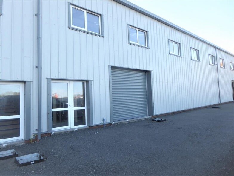 16-22 Honeywood Pky, Dover for lease - Building Photo - Image 1 of 1