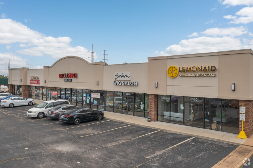 7570-7580 Watson Rd, Saint Louis, MO for lease - Building Photo - Image 2 of 6