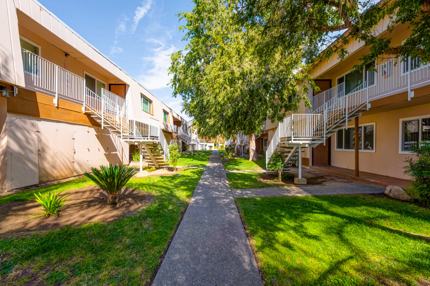 187 E Cherry Ln, Coalinga, CA for sale - Building Photo - Image 1 of 1