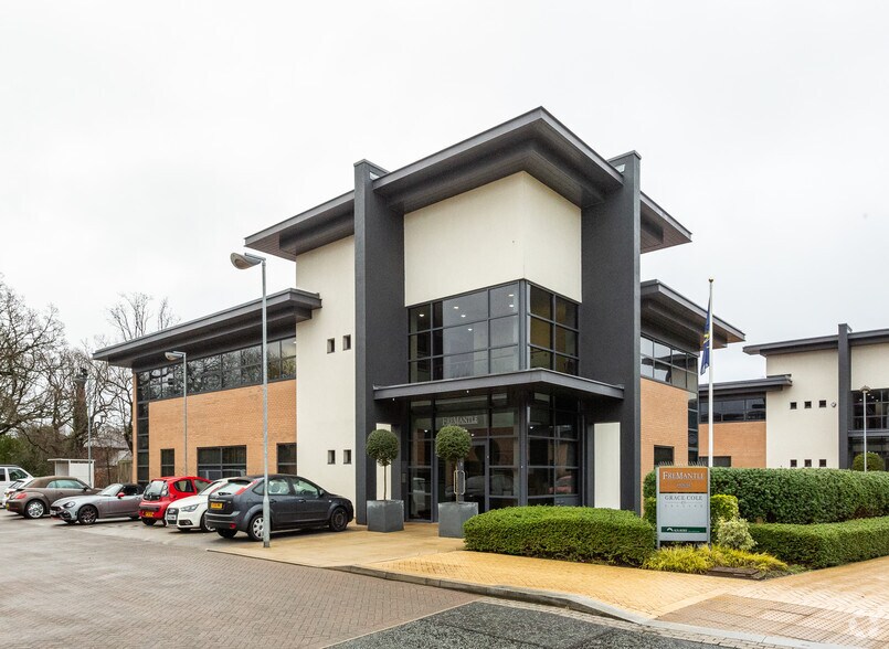 Oakwater Ave, Cheadle for lease - Building Photo - Image 1 of 7