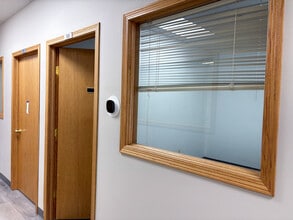 1020 Cedar Ave, St Charles, IL for lease Interior Photo- Image 2 of 5