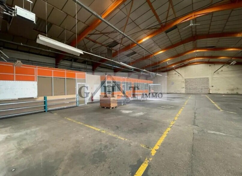 Industrial in Mareuil-lès-Meaux for sale - Building Photo - Image 2 of 16