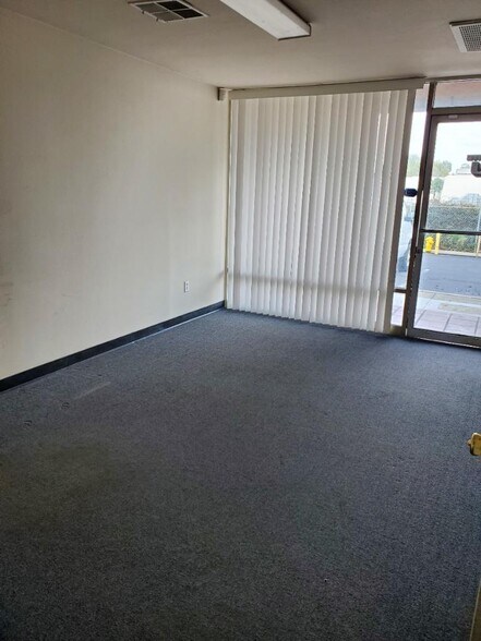 310 N Cota St, Corona, CA for lease - Building Photo - Image 3 of 3