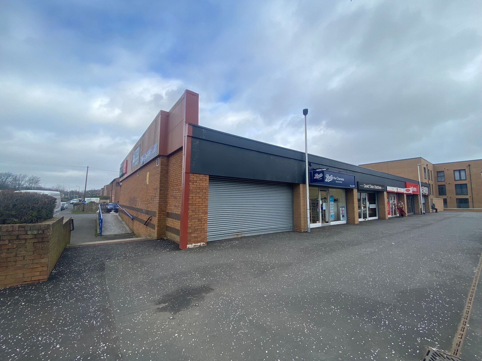 Sycamore Walk, Bathgate for lease Building Photo- Image 1 of 8