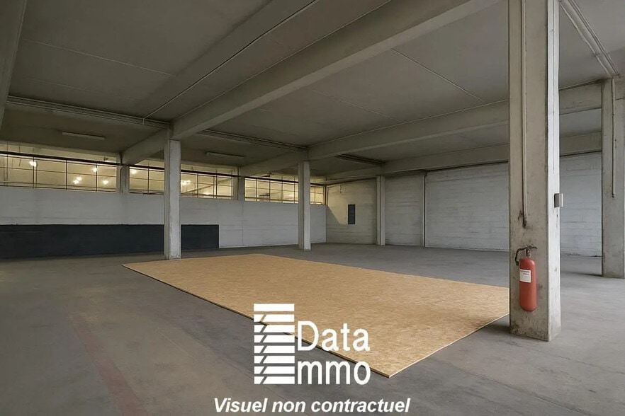 Office in Noisy-le-Grand for lease - Building Photo - Image 3 of 4