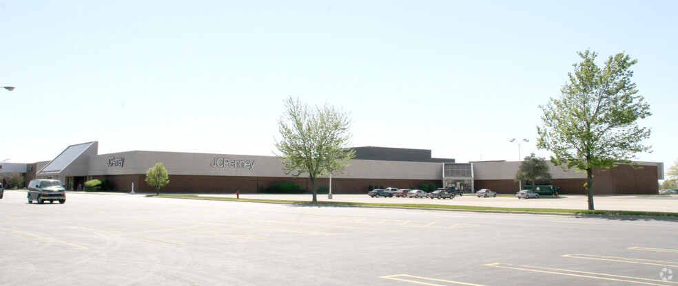 1146 Hickory Point Mall, Forsyth, IL for lease - Building Photo - Image 2 of 18