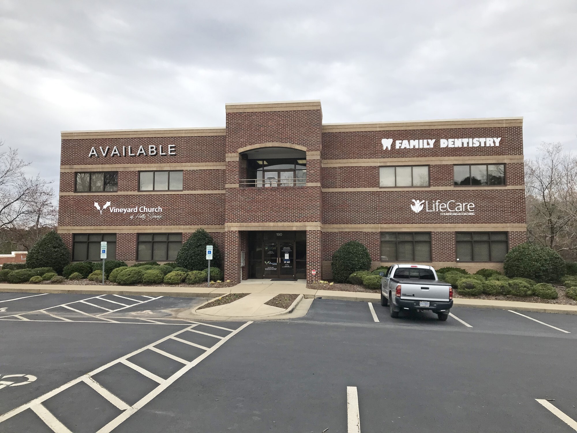 190 Rosewood Centre Dr, Holly Springs, NC for lease Building Photo- Image 1 of 2