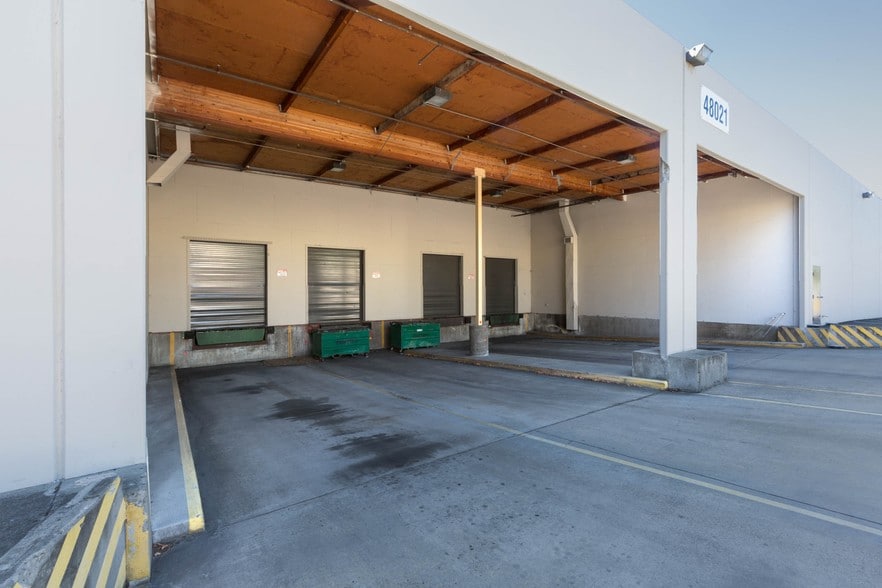 48021-48027 Warm Springs Blvd, Fremont, CA for lease - Building Photo - Image 2 of 8
