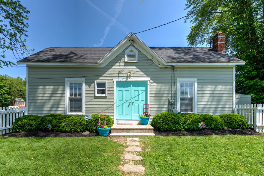 9417 Main Street, Cincinnati, OH for sale - Building Photo - Image 3 of 37