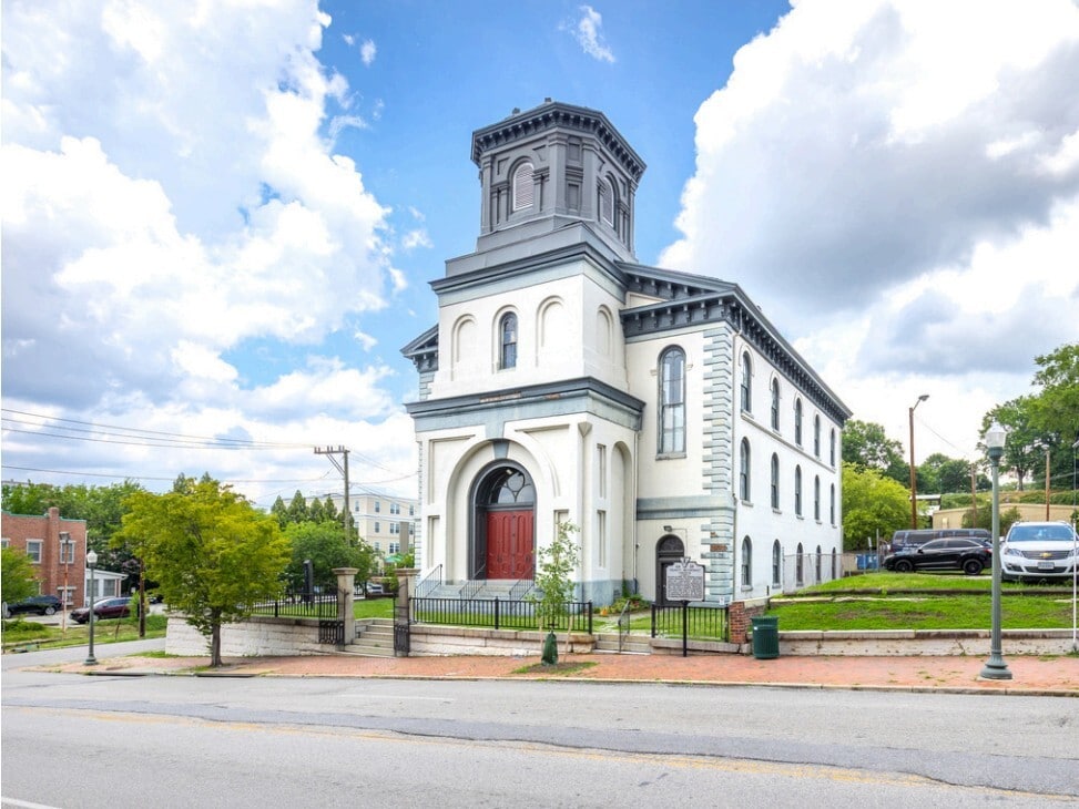 2000 E Broad St, Richmond, VA for sale Primary Photo- Image 1 of 15