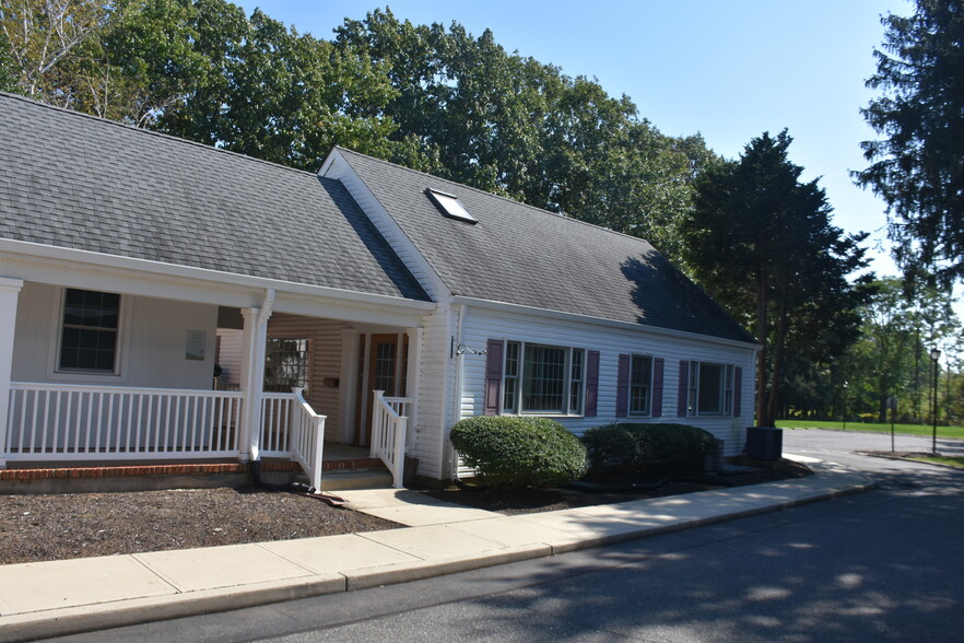 34 Main St, Holmdel, NJ for sale - Building Photo - Image 1 of 1