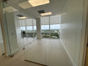 20200 W Dixie Hwy, Aventura, FL for lease Interior Photo- Image 2 of 8