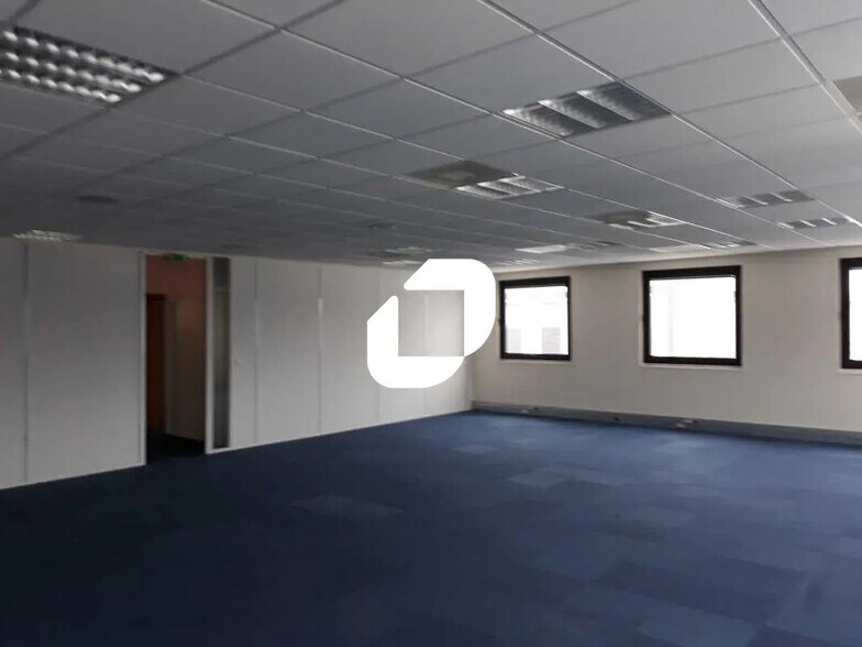 Flex in Villebon-sur-Yvette for lease - Building Photo - Image 2 of 10