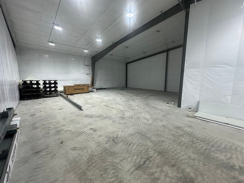 800 16th St, Central City, NE for lease - Interior Photo - Image 3 of 3