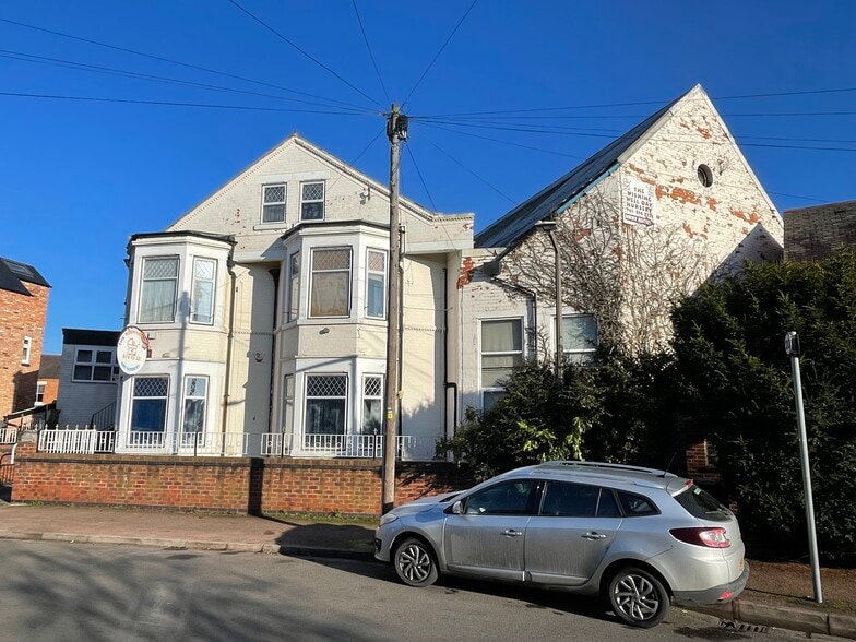 2 Oakfields Rd, West Bridgford for sale - Building Photo - Image 3 of 8