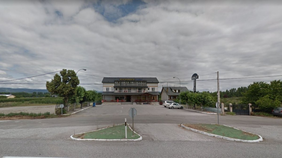 Retail in Camponaraya for lease Building Photo- Image 1 of 2