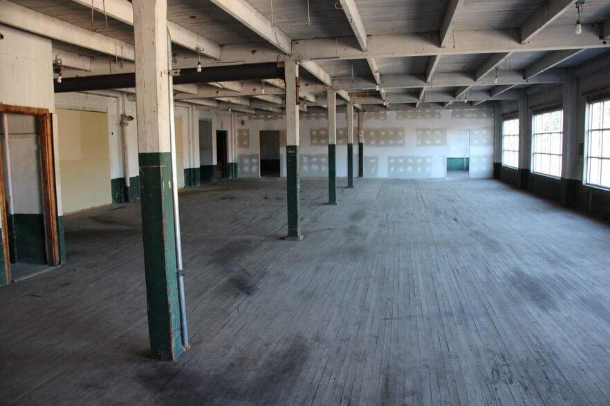 43-47 Smith St, Middletown, NY for sale - Building Photo - Image 1 of 1