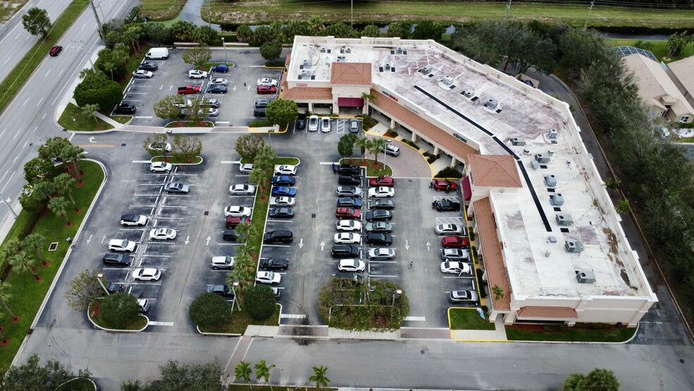 12040 Jog Rd, Boynton Beach, FL for lease - Building Photo - Image 3 of 4