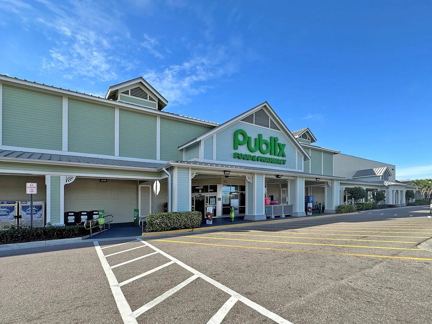 4600-4670 Summerlin Rd, Fort Myers, FL for lease Primary Photo- Image 1 of 9