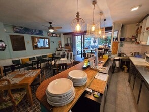 Retail in Barcelona, Barcelona for lease Interior Photo- Image 2 of 11