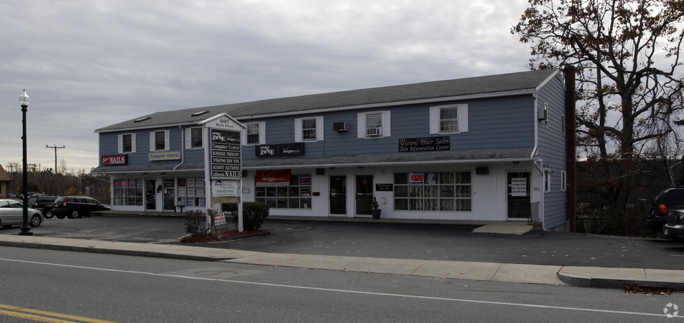 697 Main St, Holden, MA for lease - Building Photo - Image 1 of 8