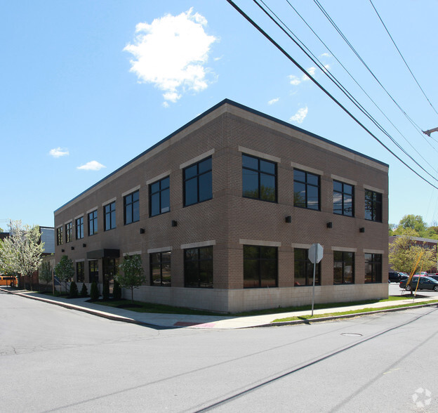 461 Clinton St, Schenectady, NY for lease - Primary Photo - Image 1 of 6