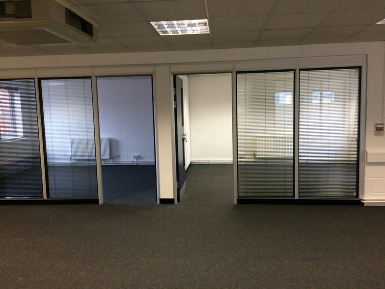 Curran Rd, Cardiff for lease - Building Photo - Image 2 of 4