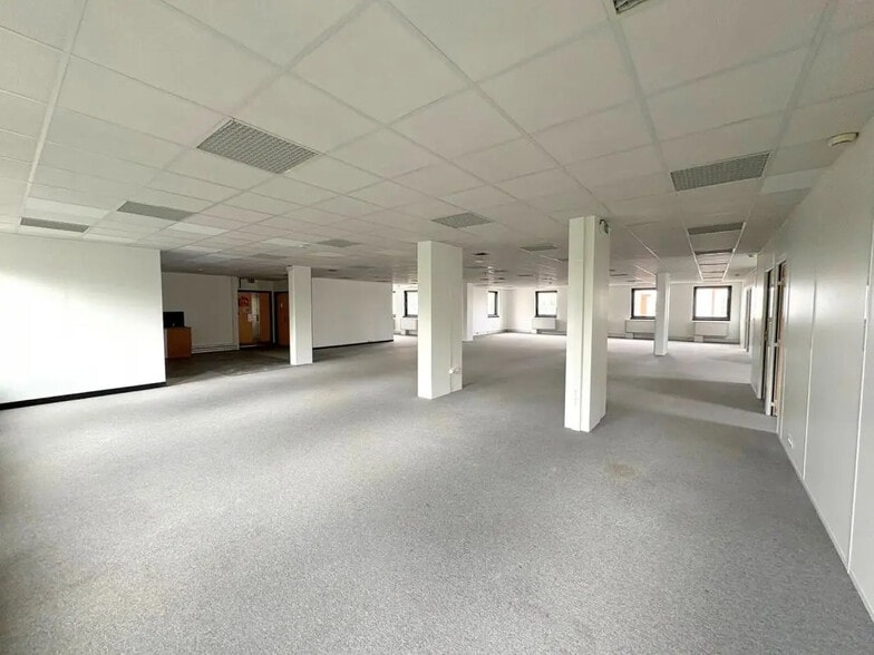 Office in Le Pecq for sale - Interior Photo - Image 2 of 9