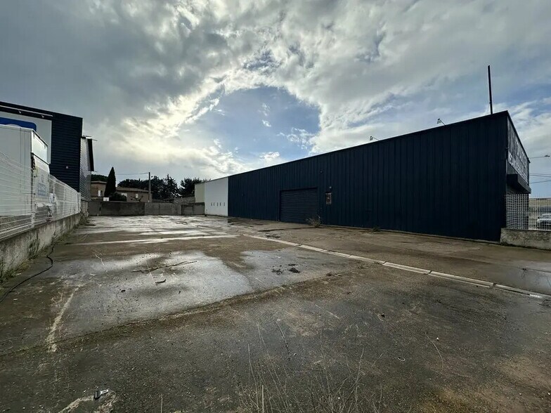 Industrial in Port-de-Bouc for sale - Building Photo - Image 3 of 12