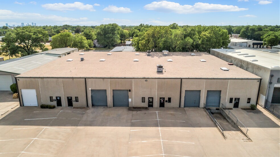 2321 Solona St, Haltom City, TX for lease - Building Photo - Image 3 of 7