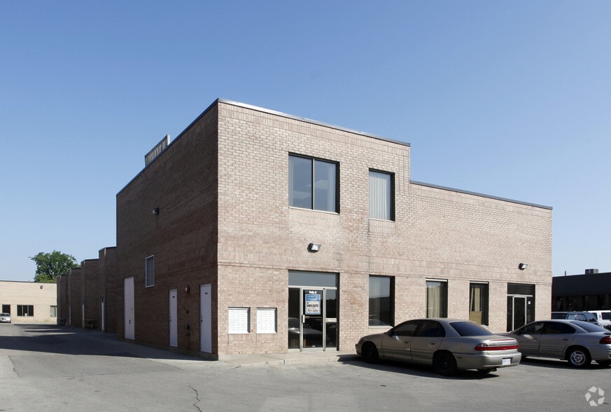 1125 Crestlawn Dr, Mississauga, ON for lease - Building Photo - Image 2 of 2