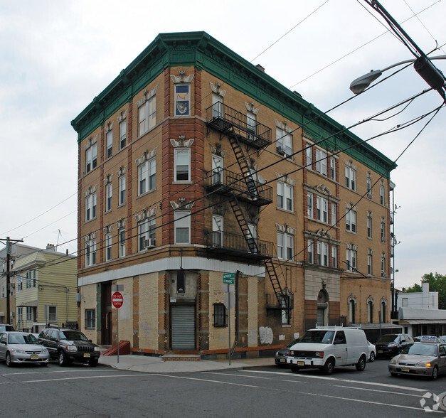 45 Monroe St, Newark, NJ for lease - Primary Photo - Image 1 of 4