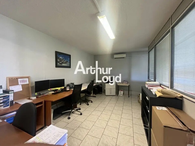 Office in Cagnes-sur-Mer for lease - Interior Photo - Image 2 of 5
