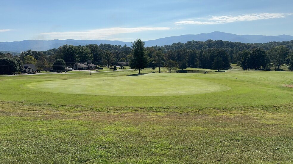 1220 Golf Course Rd, Newport, TN for sale - Primary Photo - Image 1 of 1