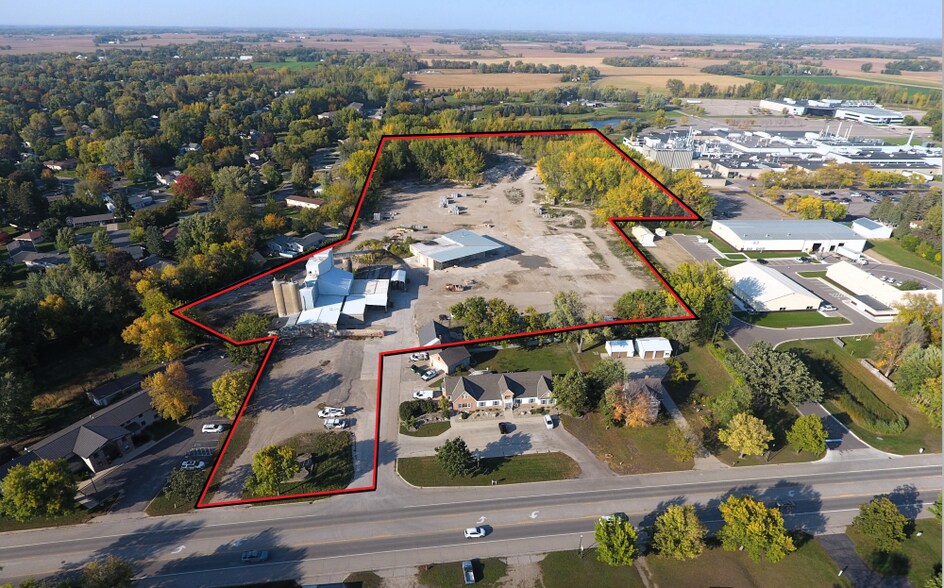 311 Highway 7 E, Hutchinson, MN for sale - Building Photo - Image 1 of 6