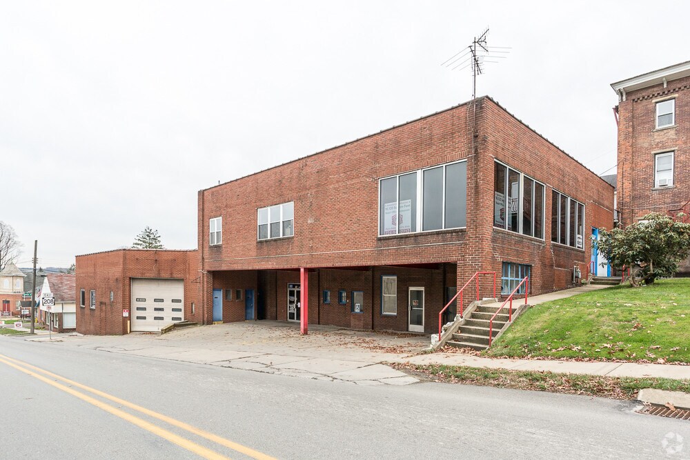 116-118 E Neshannock Ave, New Wilmington, PA for sale Primary Photo- Image 1 of 1
