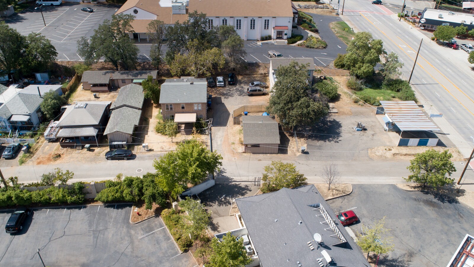 1933 Eureka Way, Redding, CA 96001