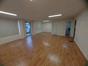 5912 54 Ave, Red Deer, AB for sale Interior Photo- Image 2 of 19