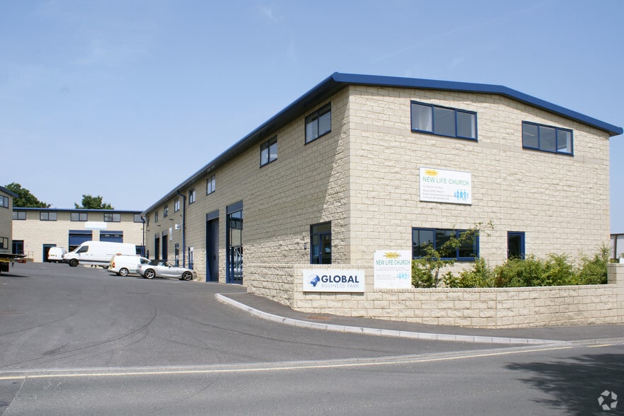 Wilkinson Rd, Cirencester for lease - Building Photo - Image 2 of 3