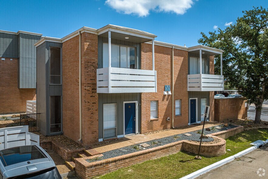 2041 San Sebastian Ct, Houston, TX for sale - Primary Photo - Image 1 of 1